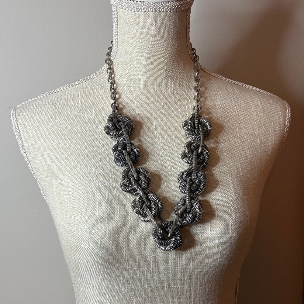 Elegant Silver Chain Link Necklace